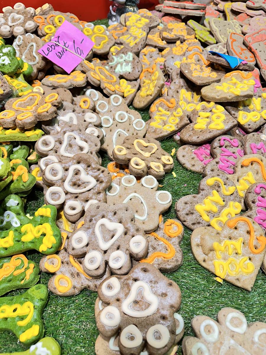 Selbstgebackene Hundekekse der Hundekeksbäckerei